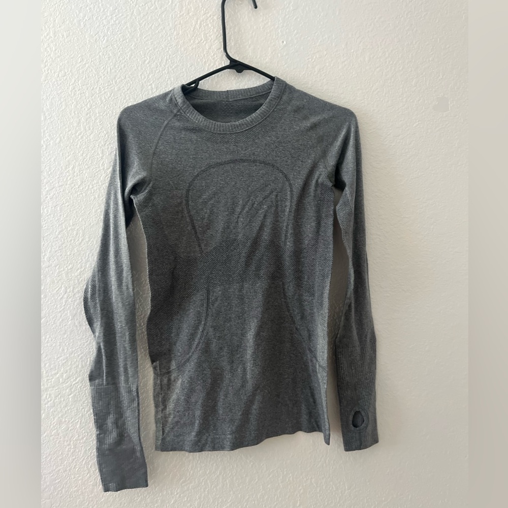 Lululemon Swiftly Tech Long-Sleeve Shirt 2.0 size xs